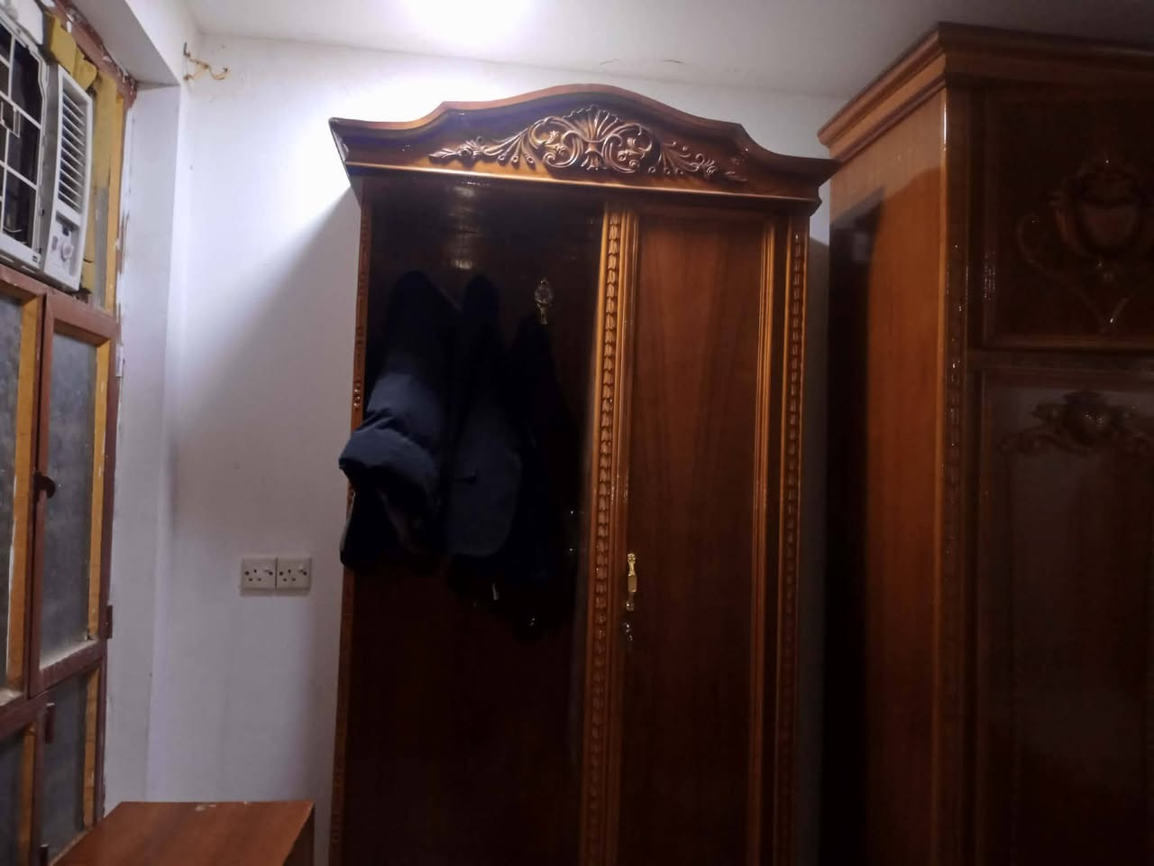 سلام عليكم غرفه كامله للبيع بغداد *********** سعر مليون و 250
