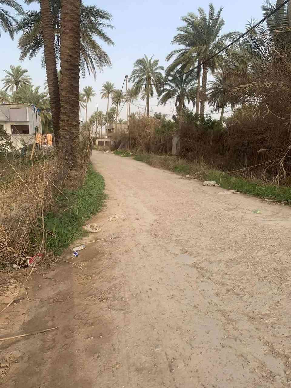 سلام عليكم 
قطعة ارض للبيع المساحة 300 م 
الواجهه على الشارع الرئيسي / 14 متر وعلى الفرعي 20 متر =  المجموع 34 متر  
النزال / 21 ونص متر 
الخدمات / ماء اساله + كهرباء + ماء بئر 
الموقع / بعقوبة - منطقة شفته 
 وبسعر مناسب جدآ ***********
