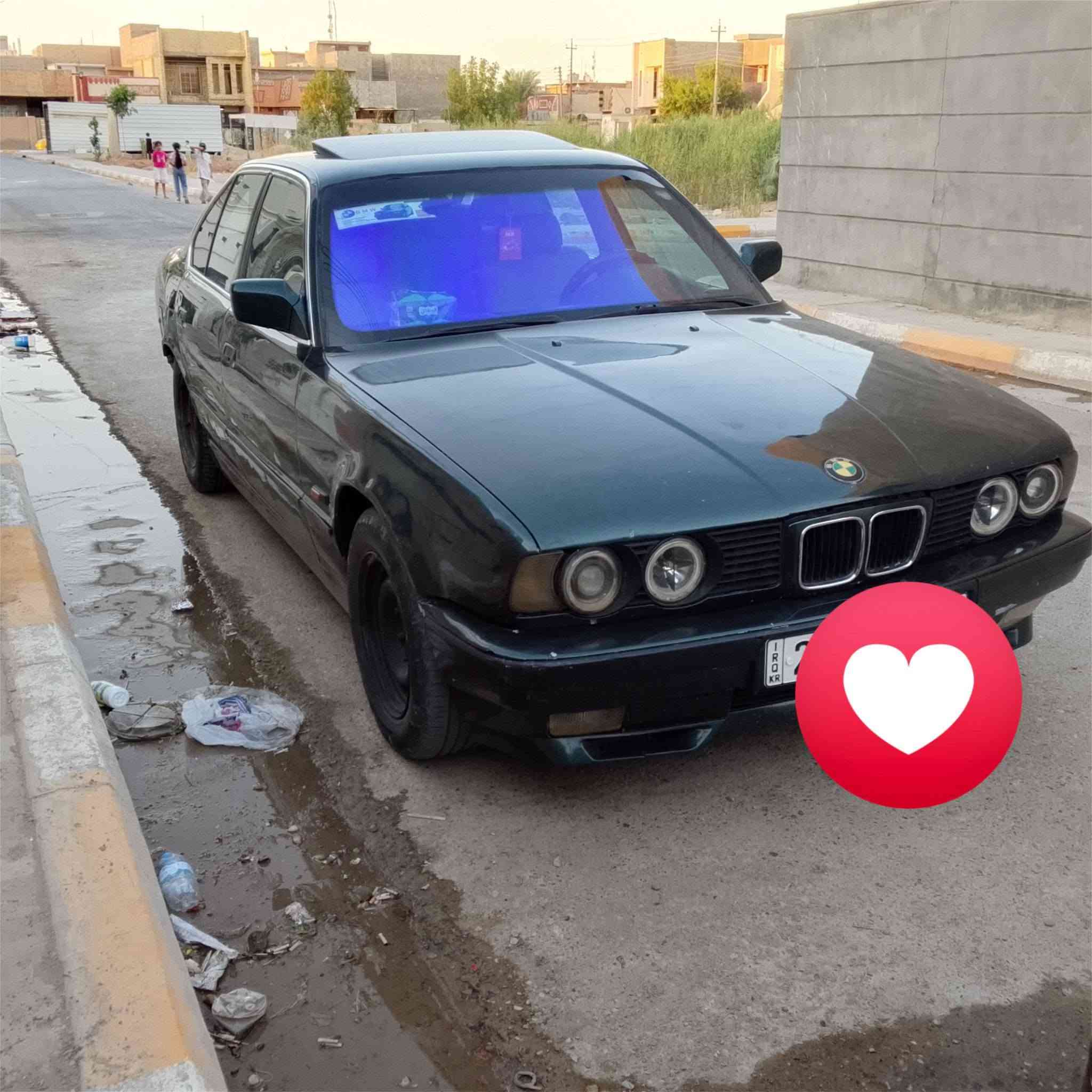 ابي ام 525  موديل  1992مكفوله كفاله عمه   لون زيتوني  مكفوله سدر امامي أو خلفي. جداد  فتحت سخف كشنت جلت محرك مسكر عدل تبريد ثلج.  تخم تأير جديد  نغص تدعاميه خلفيه غرامات صفر  ما عليها  سنويه  ال 31 رقم دهوك تحويل مباشر   السعر 45 أو بيه مجال  / ***********
