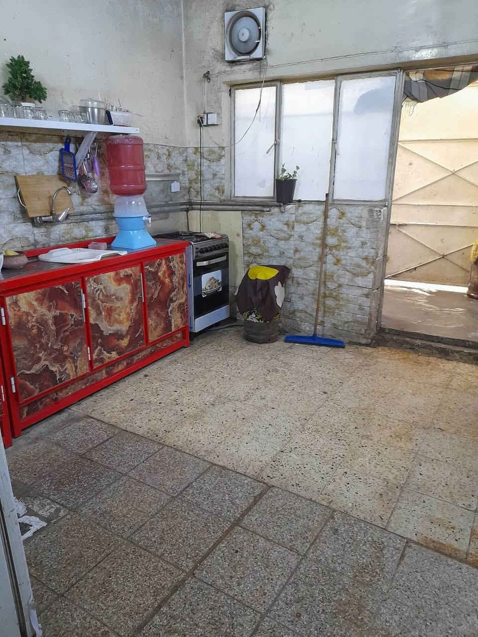 مشمتل للبيع مساحه ٦٣ متر قرب ساحه عباس السيد شارع تجاري ١٢٣           ***********
