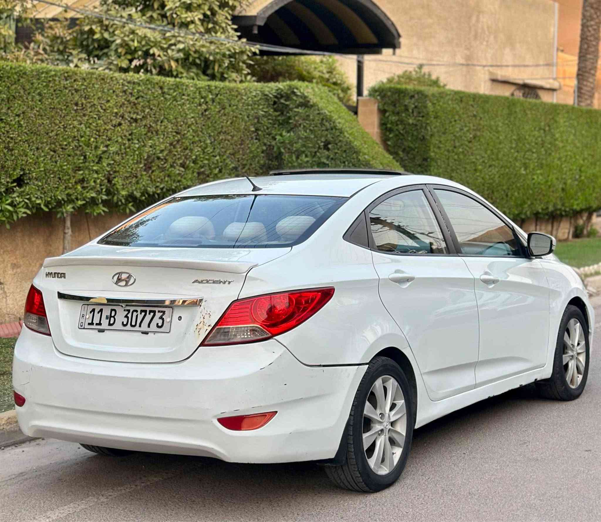 اكسنت 2013 خليجي 

محرك 1600 
ماشيه 127 كم 
فتحة سقف 
كامره خلفيه 
شاشه اندرويد 
مواصفات المعروفه بالفول 
السعر 97 قابل للتفاوض 
*********** للاستفسار 
العنوان حي الجهاد قرب خدمي المطار بغداد, العراق
