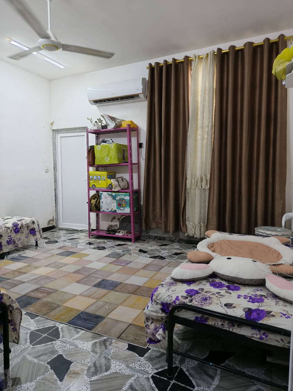 *مشتمل للبيع - 100 متر* 🏡

*📌 الموقع:*
*الفلوجة -  حي العسكري فيشارع السايدين قاطين*  
*قرب أسواق عطوفة وماركت عبودي*  
*موقع مميز وخدمي*

*📐 تفاصيل المشتمل:*
- *المساحة:* 100 متر
- *التقسيم:* 3 غرف نوم حديث
- *التشطيب:* حديث وجاهز للسكن
- *الموقع:* قريب من شارع والمدارس  والخدمات

*💰 السعر:*  135مليون مع مجال للتفاوض 

*📞 للاستفسار والمعاينة:* ***********  
*مكتب أم يزن للعقار*
للبيع بالنقد فقط أو مراوس حسب القناعة بمشتمل طابقين بداية الشهداء 
---
