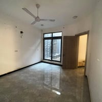 #الدينه دار الايجار مجمع السلطان   يصلح سكن ومعهد وروضه المساحه245م  4...