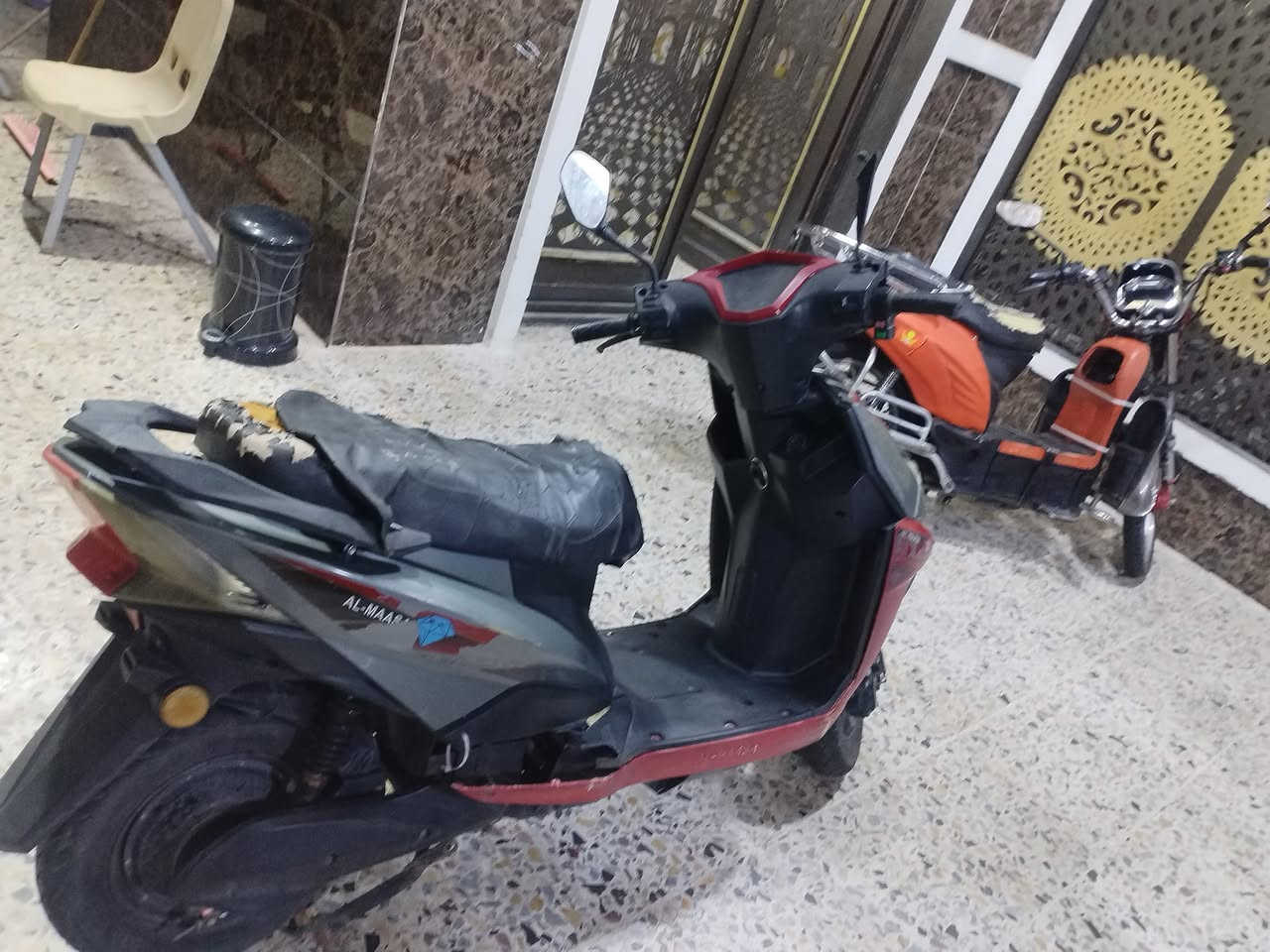 دراجه سكنس لد دراجه كامله مكمله مانقصه شي فقط بطاريات ست بطاريات الدراجه شغاله ميعوزه شي اشاير هورن بك لايت بس نقصها بطاريات السعر 175 وبيها مجال حك الجيه رقم الهاتف *********** العنوان الفلوجه قرب صناعه الجولان
