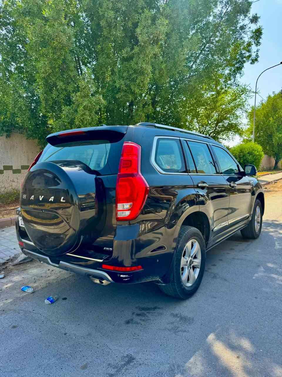 السلام عليكم
Haval h9 2022 للبيع
السيارة مكفولة من الصبغ والبارد رقم بغداد جديد باسمي

السيارة بعدها داخل ضمان الشركة وكل ادامتها بل شركة 

السيارة مبدلة مكينه داخل الشركة

ماشية ٤٢ الف كيلو مكان السيارة بغداد

السعر 22 الف دولار  (٢٢٠ ورقه ) وبيها مجال بسيط 

للتواصل :- ***********

الموديل: 2022
🔹 المحرك: 2.0 تيربو – 4 سلندر
🔹 ناقل الحركة: أوتوماتيك 8 سرعات ZF
🔹 نظام الدفع: 4WD دفع رباعي
🔹 القوة: بحدود 220 حصان
🔹 العزم: 385 نيوتن متر
🔹 عدد المقاعد: 7 ركاب
🔹 الوقود: بنزين

المواصفات:
• سقف بانوراما
• مقاعد جلد كهربائية
• تبريد وتدفئة المقاعد
• مساج بالمقاعد الأمامية
• كاميرات 360°
• رادارات وحساسات
• مثبت سرعة تكيفي
• مراقبة النقطة العمياء
• نظام فرملة طوارئ
• 6 وسائد هوائية
• إضاءة LED
• دخول وتشغيل بصمة
• شاحن لاسلكي
• ذاكرة لمقعد السائق
• أوضاع قيادة متعددة
• نظام نزول وصعود المنحدرات
• دفع رباعي مخصص لمختلف التضاريس
• صف ثالث للمقاعد
