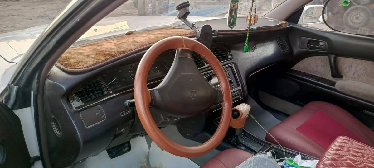 بطه موديل 1993 متصل سياره كفاله عامه  من الضربه والصبغ تبريد شغال مكينه 2500 ديلكو قبق اسود كير ومكينه جديدات حداديه جديده تخم تاير جديد السياره مابيه نقص السعر 65 وبيه مجال العنوان ذي قار الشطرة

الرقم 
***********
