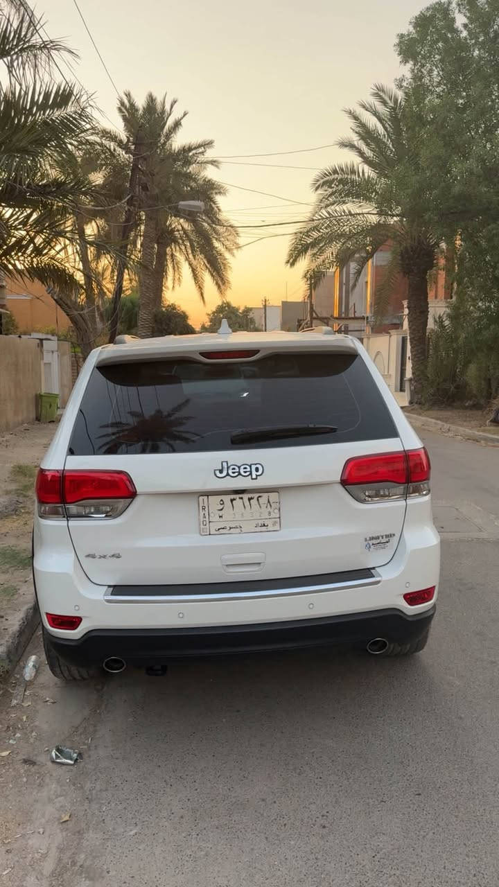 جيب ليمتد بلاص موديل ٢٠١٩/ فول الفول مشي حقيقي ٥٨/ الف مال بيت مكفوله من الدعاميه لدعاميه ريحة الشركه بيها ،  بيها pdr/ كدر اصبعين طارف الجاملغ ممبين والباقي مقفوله السياره شاشات ٣/ جلد طبيعي كهرباء كشنين بونوراما السياره مال جناي مكاني بغداد الكرخ
رقم الهاتف/السعر على الخاص
***********
