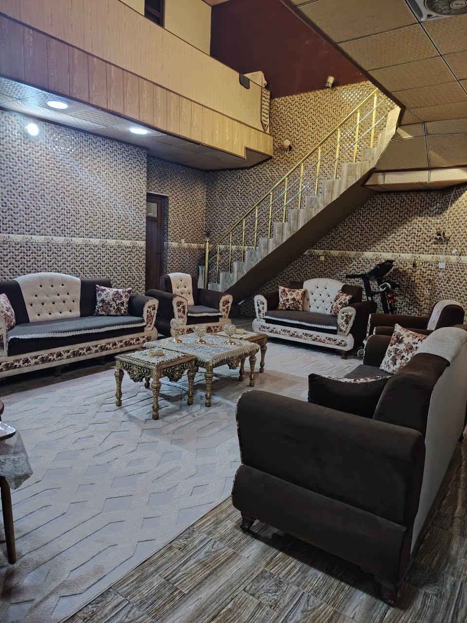#اعلان

بيت للبيع باركوازي كيعان شيخ وريا 
المساحه ٢٤٠متر طابقين
نوع العقار زراعي
 طابق الاول يحتوي ع استقبال هول داخلي جبير غرفه نوم مطبخ حار وبارد ومجموعه صحيات

وطابق ثاني غرفتين ومجموعه صحيات

السعر ٦٠ 
للاستفسار خاص او اتصل ***********
