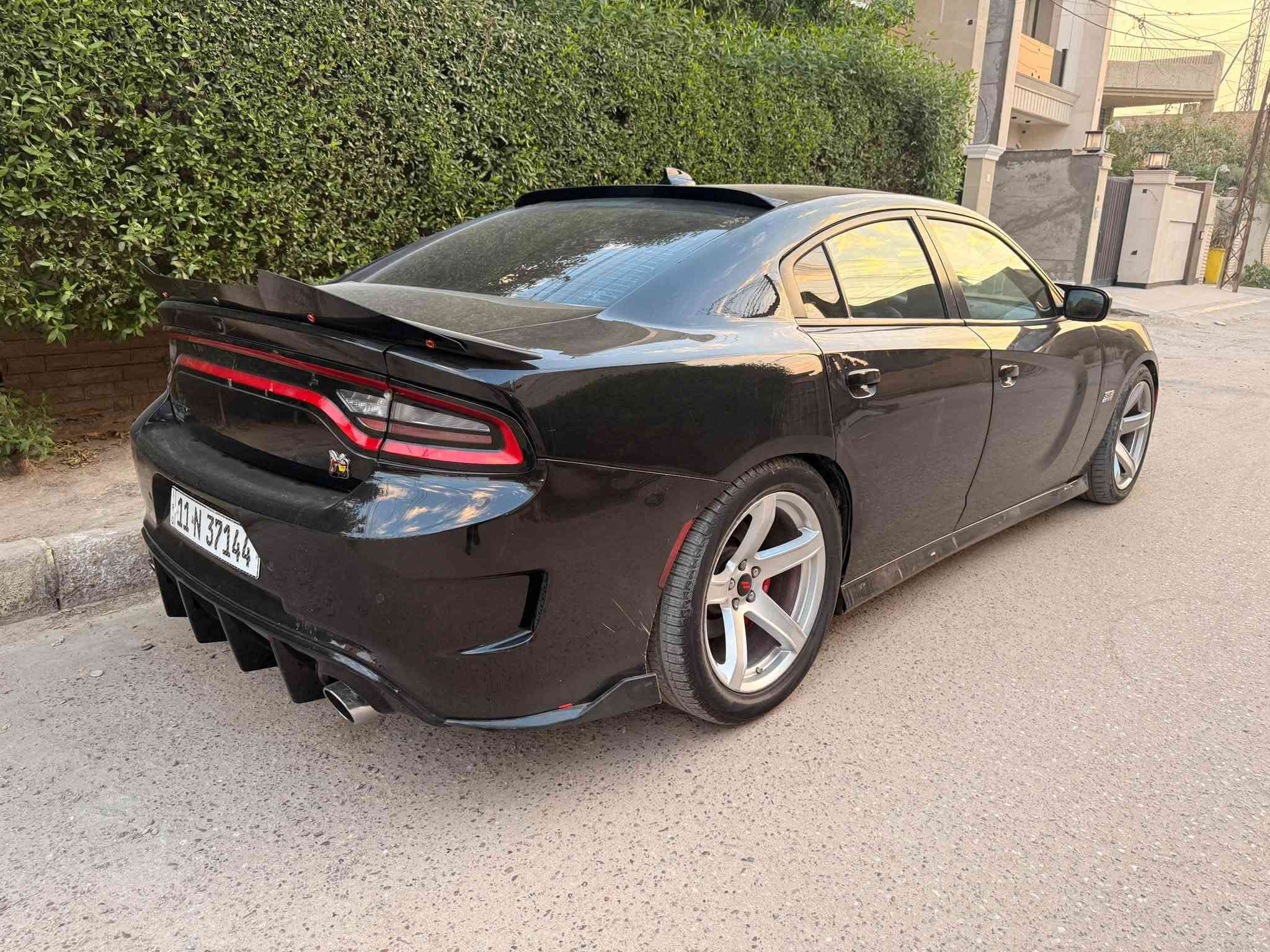 جارجر سكات 2022 امريكي SRT
مواصفات معروفه فول عدى الفتحه 

مكينه 6400    ماشيه 19mil 

مكينه كير ( كفاله )

بيه صبغ  (2) موضح صور الحادث ( 1) كلير من امريكا 

سياره (بلاديه )على وضع الشركه لا برمجه و له طلقات الحجر بيه موجود( بلادي )

سعر( 189 )بي مجال حك الجيه 

مكان السياره بغداد 

الاستفسار ***********
