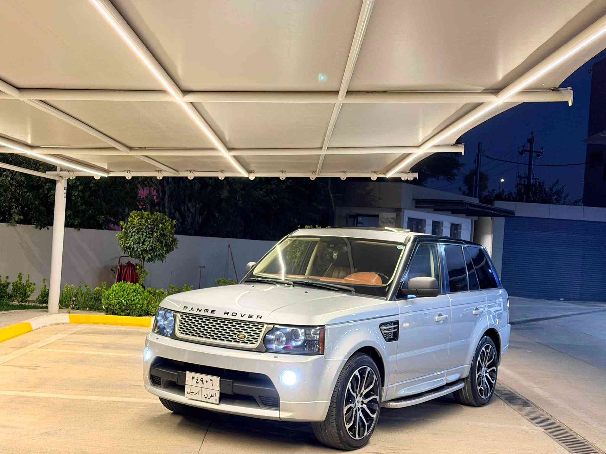 ‏Ranj Rover  2012 sport
‏‎نرخى  ١٣٨  ورقه مجال بسيط 
عليها غرامه ٢٥ ورقه  ينزل من سعر 

‏‎موسفات خليجى  
‏‎مه كينه ى ٨ بستونى بى سوبره مه رغوب
‏‎موصفات فول 

‏‎سلايد 
‏‎هه زار روشتوە  ٢٠٠ 
‏‎كوشن جلدوناو 
‏‎كوشن كاره باو خه زن 
‏‎سوكان فوليوم 
‏‎گير ئوتوماتيك و عادى و سبورت
‏‎موصفاتى ره نج مه عروفه .......
_______________________________________
‏‎گيرو مه كينه ى به شه رت يه ك خه له لى تيانيه بى نو قسانيه ته بريد و تاقم بيشى به شه رت 
‏‎ده بله كانى جوبه و به رزيو نزمى زور مه زبوته
‏‎هه موو گيانى به شه رت افروشن 
‏‎سه ياره كه ره قه م  هه وليره شرط تحويل او وكاله 
_______________________________________
‏‎سه ياره كه  بوياغ   دوو بست ناوكرتن بى ارباك بى سارد باقيات هيجى نيه

‏‎سعر138ورقه و مجاليكى  كه م 
***********
**************************

‏Ranj Rover sport  2012

‏‎سعر ١٣٨
عليها غرامه ٢٥ ينزل من سعر 

‏‎ بيها ٢شبر  صبغ بدون دواغل صبغ اوربى بدون بارد بشرت سونر 
 
‏‎فول مواصفات
‏‎رانج روفر سبورت 
‏‎ موديل 2012
‏‎ماشيه  
‏‎محرك ٨ سلنر بدون سوبر اقوي محرك 
شرط فحص مامفتوح  دينار مصرف ماعنده
-----------------------------
‏‎مواصفات 
‏‎سلايد
‏‎سترين تحكم
‏‎داخل جلد  
‏‎كشنات جلد كهرباء و خزن
‏‎كير اوتوماتيك و عادي و سبورت
‏‎اربع نضام دفع رباعي
‏‎دبلات جبريس حسب رغبه تريد سياره عاليه وناصيه
‏‎بريك بصمه 
____\_____________________________
‏‎كير و محرك بشرط مابي اي نواقص
‏‎تبريد بشرت ثلج
‏‎ صدر كل بشرط مابيها نواقص

‏‎سياره رقم اربيل  شرط تحويل او وكاله 
____________________________________
‏‎سعر ١٣٨  مجال بسيط ما كو هيجي بالسوق 

‏‎مكان سياره سليمانيه  او جمجمال 

‏***********
