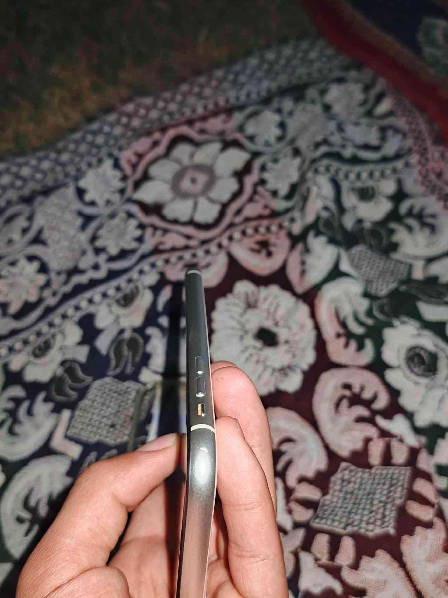 أيفون 11البيع جهاز نضيف بطاريه 91مرفوعه ذاكره 128جهاز يخبل رقم وبي وتساب ***********
