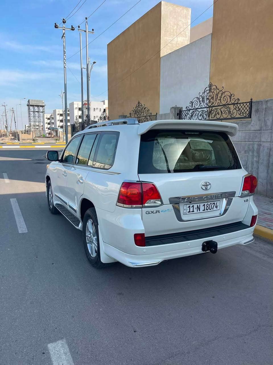 سلام عليكم
لاندكروز 2015 بريم GXR محرك 6 سلندر جديدة وبالحقيقة احلا من الصور رقم بغداد دولي بأسمي تحويل مباشر   السياره كفاله ع وضع الشركه شرط الفحص 
المواصفات
(فتحة سقف ,مري شفط , مري قلاب , بصمة ابواب ، تفتيح وتقفيل لمس ،كامره خلفيةاصل ،طفايه ،حساسات امامي خلفي ، ثلاجة ،لد نهاري ، دوسات ليزريه ، تحكم استيرن ،لايت زنون ، كشن كهربائي 3 دكم ،اشاير ترحيب ،8 ايرباكات ،3قطع تبريد ،زراكات لايت تبريد ثلج كير محرك مكفولات)
السعر 375 $ 
الموقع كربلاء سيف سعد 
للاستفسار 
***********
***********
