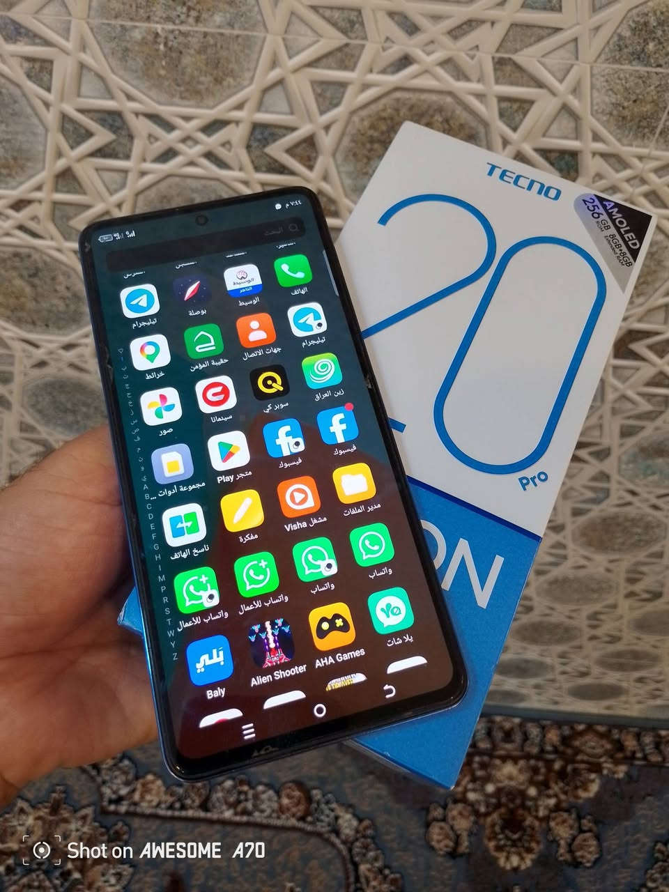 تكنو كومن 20 برو .   ذاكره 256
تسجيل المكالمات تلقائي 
جهاز مكفول نظيف على وضع الشركة كارتونته وياه 
السعر..180
تواصل واتساب 
***********

الشاشة: من نوع AMOLED بحجم 6.67 بوصة وبمعدل تحديث سلس 120Hz.
المعالج: MediaTek Helio G99 ثماني النواة المخصص للأداء المتوازن والألعاب.
المساحة والرام: ذاكرة تخزين داخلية 256 جيجابايت مع 8 جيجابايت رام.
الكاميرا الخلفية: أساسية بدقة 64 ميجابكسل تدعم التثبيت البصري والذكاء الاصطناعي مع فلاش دائري مميز.
الكاميرا الأمامية: بدقة 32 ميجابكسل لصور السيلفي.
البطارية: بسعة 5000 مللي أمبير تدعم الشحن السريع بقدرة 33 واط.
