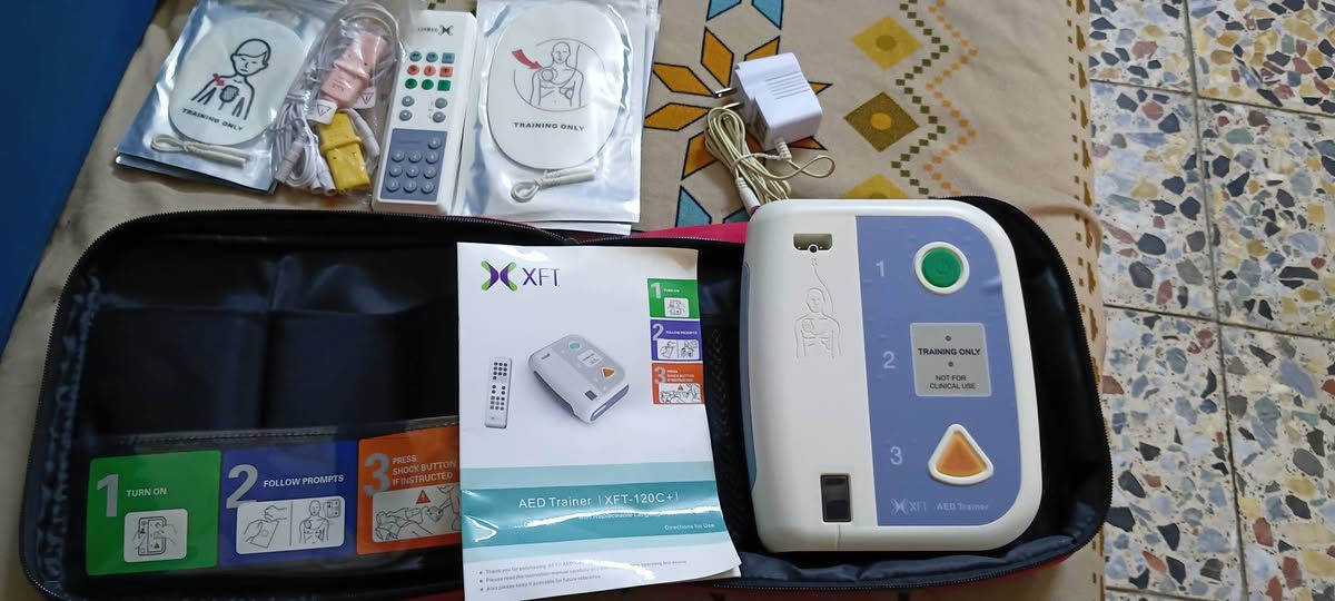 جهاز صدمة كهربائية محمول يشتغل بطارية ومحولة جديد لوك كامل الملحقات للتواصل واتس فقط *********** خلي سعرك باليرضي الله
