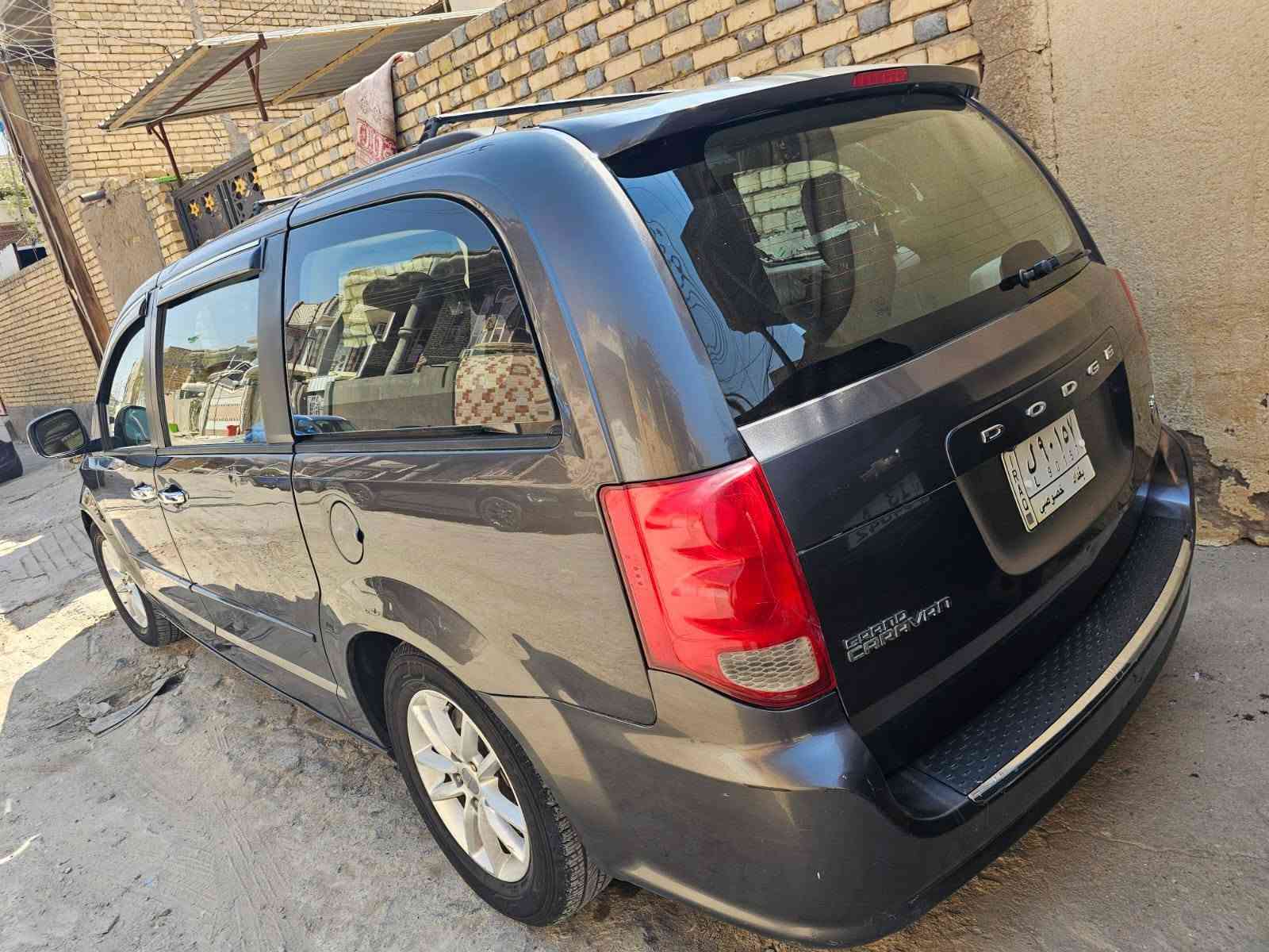 دوج كرفان ٢٠١٦ فول  السياره
رقم بغداد باسمي تحويل ثاني يوم 
موجوده بالعمارة 
السياره أبيعك صبغ حزام 
مكينه جديده حداده جديد منظومه تبريد منظومه ماء كله جاهز
ميسان مركز المحافضه 
***********
السعر المطلوب ١٣٥
