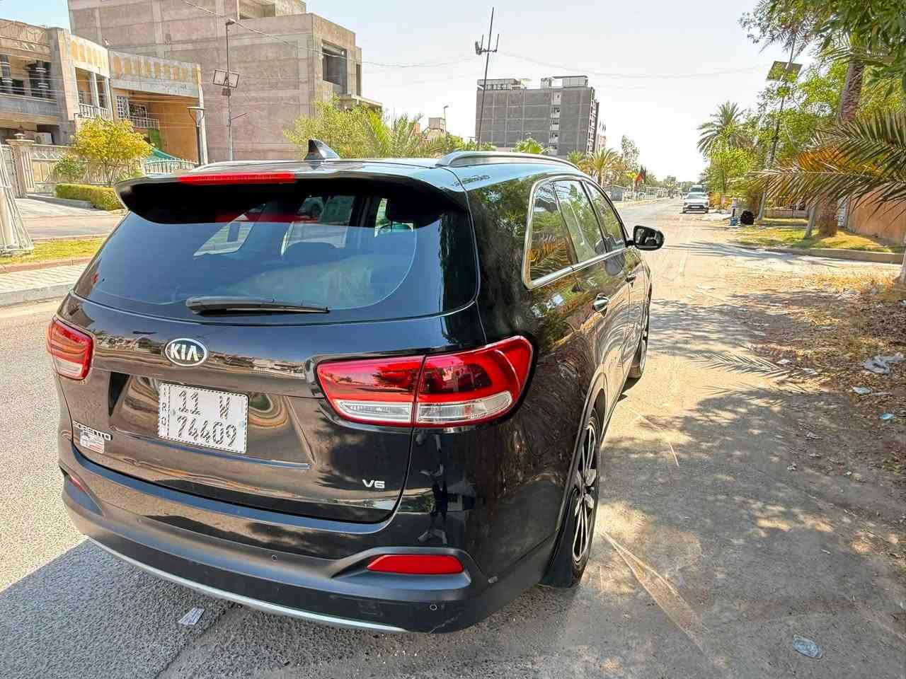 السلام عليكم سورنتو 2015 خليجي كويتي فول مواصفات 1/1 رقم بغداد بأسمي عارضه 174$ وبيها مجال سياره جديده بمعنى الكلمه على وضع الشركه محرك V6 حجم 3300 السياره كويتي مواصفات ( بنوراما _ بصمه ابواب وتشغيل_ صندوق كهرباء_ كشنات جلد كهرباء _ تدفئة تبريد كشنات_ 3 قطع تبريد _ 7 راكب _ داخل مطعم صاج_ فول تحكمات _ حساسات امامي خلفي جانبي _ ترحيب عند الاقتراب _ شاشه اعطال _ بردات خلفيه _ 3انظمه قياده _ شاشه كبيره _ لد امامي خلفي _ لايت زنون عالي ناصي _ وبعد هواي مواصفات معروفه بالكويتي __ السياره جاهزه تخم تاير جديد تبريد ثلج ❄️ حداديه امامي خلفي جديد ( السياره بيها ربع صندوق صبغ اثر طخه بسيطه فقط باقي سياره كفاله عامه ) مكان السياره بغداد البلديات الخاص مغلق الاتصال بالرقم :***********
