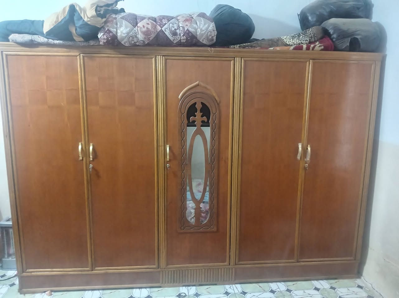 سلام عليكم غرفه للبيع 300 كربلاء طوريج ***********
