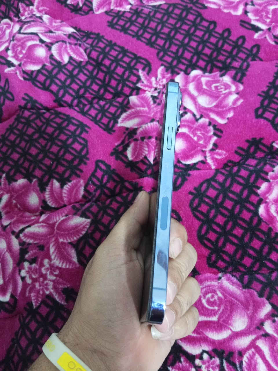 جهاز ايفون 13 برو ماكس 
مبدل ضهر وبطاريه وكاله مبدلاات فقط 
نضافته 90 
سعره توصل وياي ودلل 
***********
