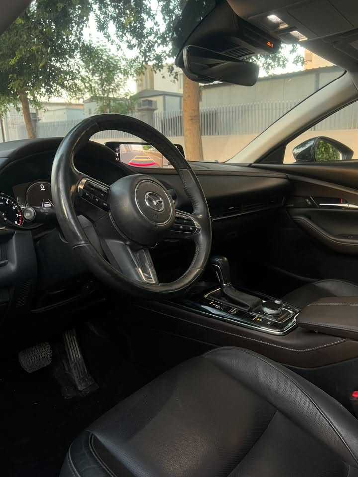 Mazda Cx30 2024 S Premium
فوول مواصفات 
مەکینە 2.5L بێ تۆربۆ
هەزەی تازەیە و رەقەم جاهز 
تەنها 19 هەزار Km ڕۆشتووە

سێ پارچە و پەڵەیەک بۆیاغە
3MVDMBDM7RM685797
بەشەرتی گێڕ و مەکینە و کارەباییات و هەموو شتێک

لە هەولێرم ***********
تەفاصیلم داناوە 
موشتەری پەیوەندی بکات
