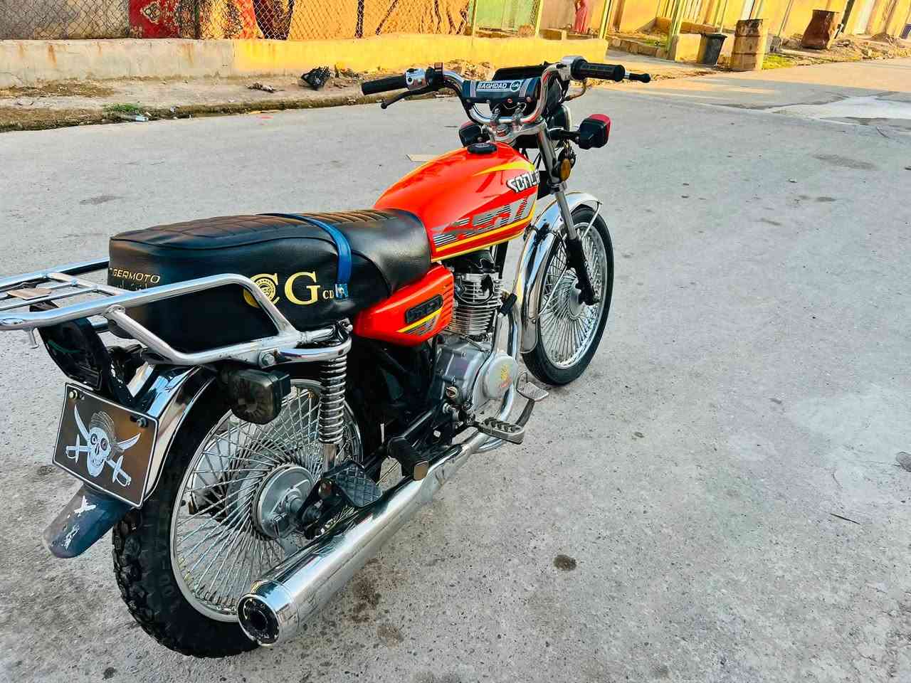 سلام عليكم تايكر مديل ٢١ دراجه حيل نضيفه وجاهزه من كلشي كهربائيات كلها شغاله  تانكي جديد
سعرها ٤٠٠. وبيها مجال بصيط.  ***********
