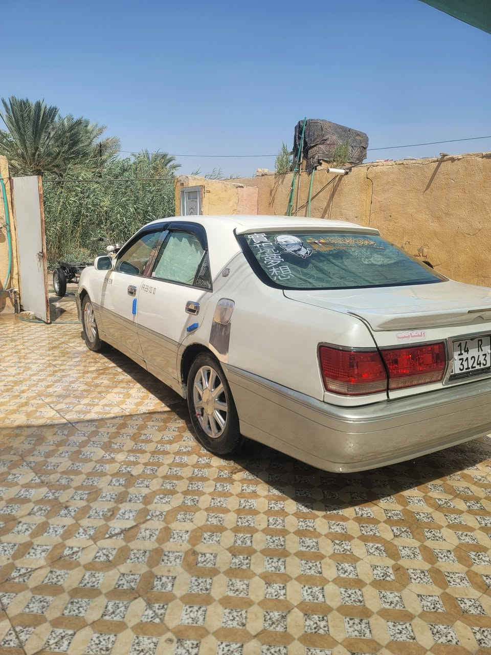 السلام عليكم ملكه للبيع موديل 2000 اصولي شرط المداور بسمي مشروع وطني مكينه بيفيتي اثنين ونص كفاله كير كفاله تبريد ثلج حداديتهه 70بل 100 السياره ما ناقصهه شي كامله  السعر خاص اخوان رايد امراوس ابجارجر العنده لا ايقصر مكاني ذي قار شطره  هاذه الرقم  ***********

