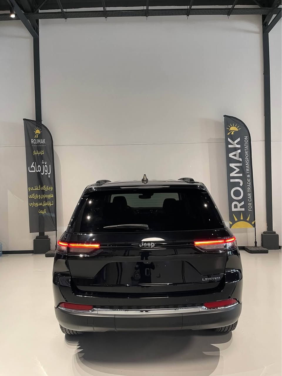 jeep grand cheroke 2024 limited 
دوو پارچەی بۆیاخە -بێ ناو گرتن 
ئێرباگیشی نەتەقیوە - زۆر زۆر تازەیە 
١٦ هەزار مایل ڕۆشتووە - سەیارەکە بێ دەبڵ ئەکسلە 
فوول مواصفات بەس پانۆراما نیە - ڕەقەم کاتیە 
گێڕ و مەکینە و کارەبایی بەشەرت - شوێن سلێمانی

1C4RJGBG1RC709491

***********
*********** 

جیب کراند شیروکی لمتد مودیل ٢٠٢٤ مواصفات لمتد
 قطعطین صبوغ ( بونیت و جاملخ ) بدون دواخل 
بدون ارباک ( ما طاک ارباک) — ماشیە ١٦ الف میل 
جدید جدید سیارە بدون دبل اکسل— 
فول فول مواصفات بس مو بانوراما — رقم کاتیە 
مکان سیارە سلیمانیە شرکە روجماک 

1C4RJGBG1RC709491

***********
*********** السليمانية, العراق
