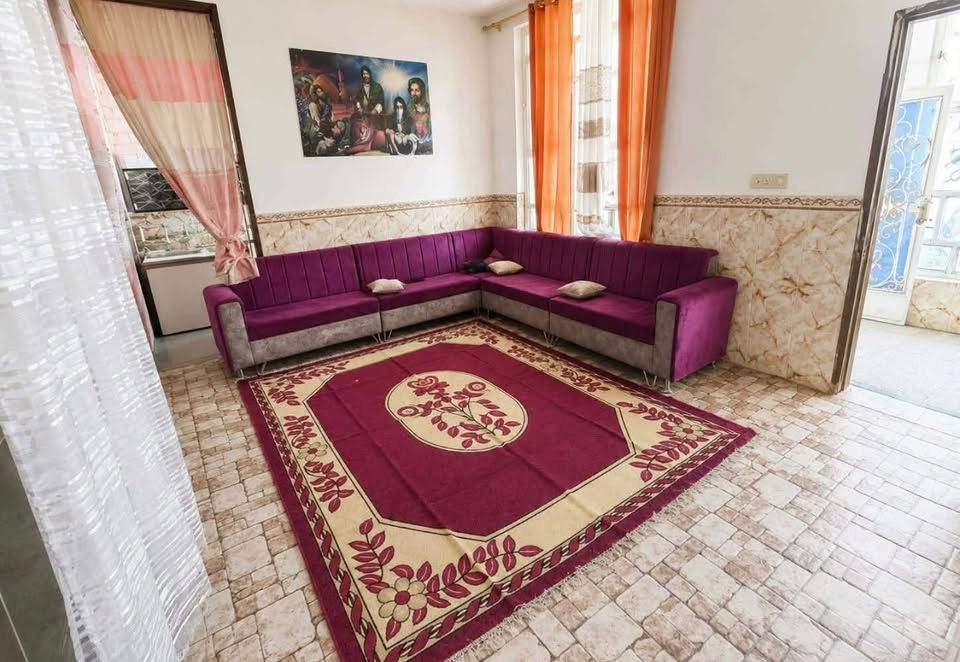 السلام عليكم بيت للبيع حي رشيد مساحه٥٠٠ متر شارع ابو محوله بناء حديث كامل السعر مناسب ٧٠ بي مجال التسديد يرهم دفعتين الاستفسار اتصال ***********
