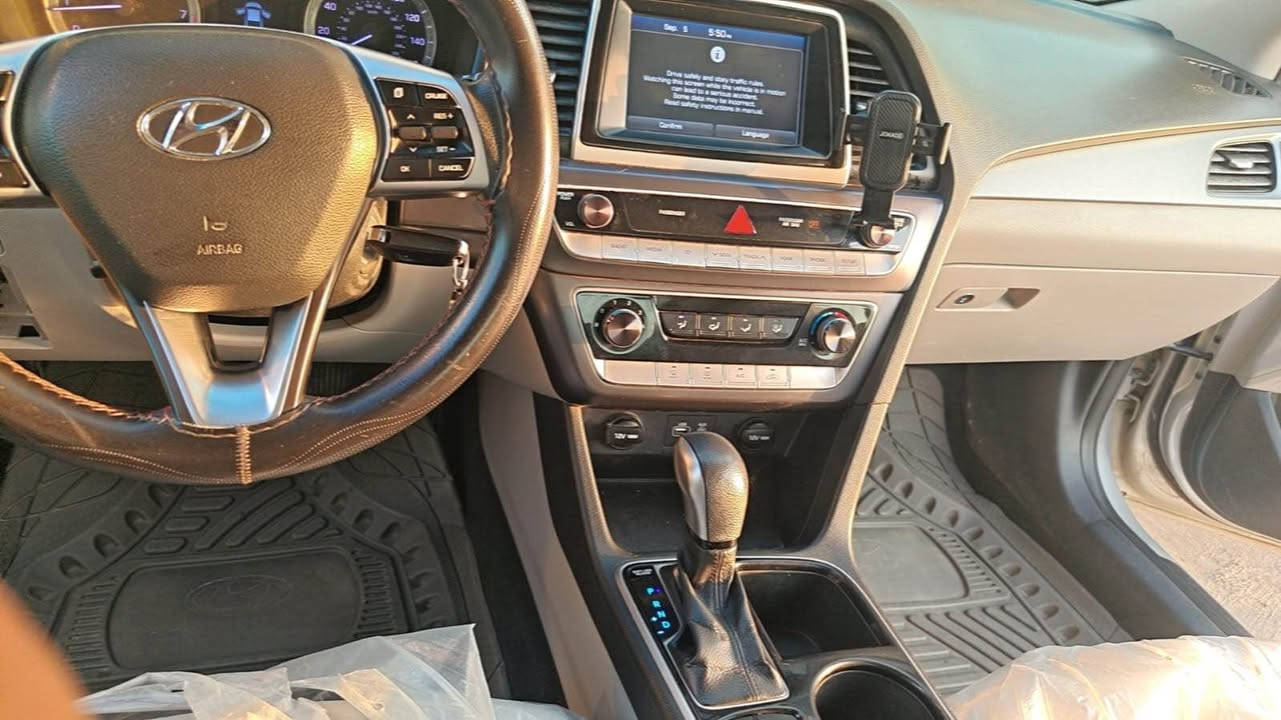 سوناتا 2018 وارد امريكي ضربة مو ضحه بلصور 
نص مواصفات كير محرك تبريد فول 
ماشيه100 ميل
سعر 120 بيه مجال مكان بغداد
*********** بغداد, العراق
