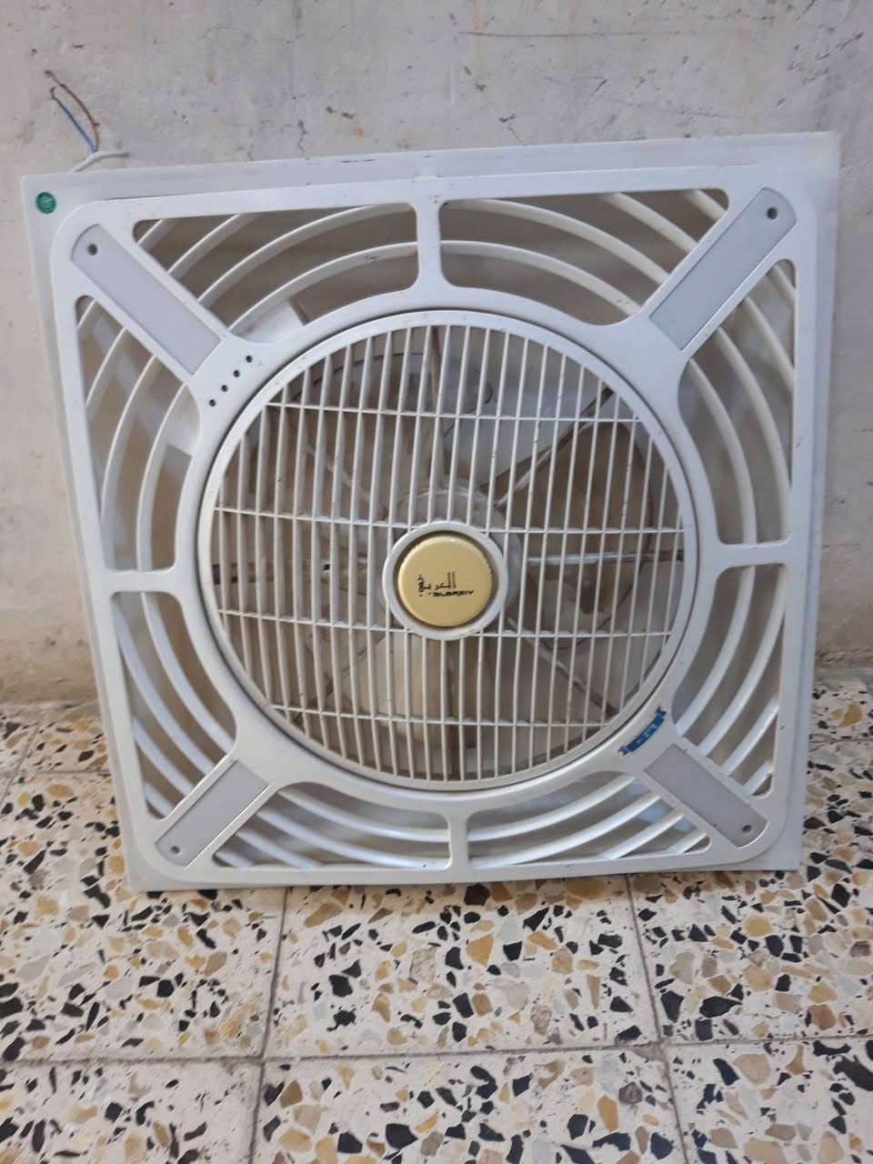 للبيع طباخ شغال ومراوح شغالات الاستفسار ***********
