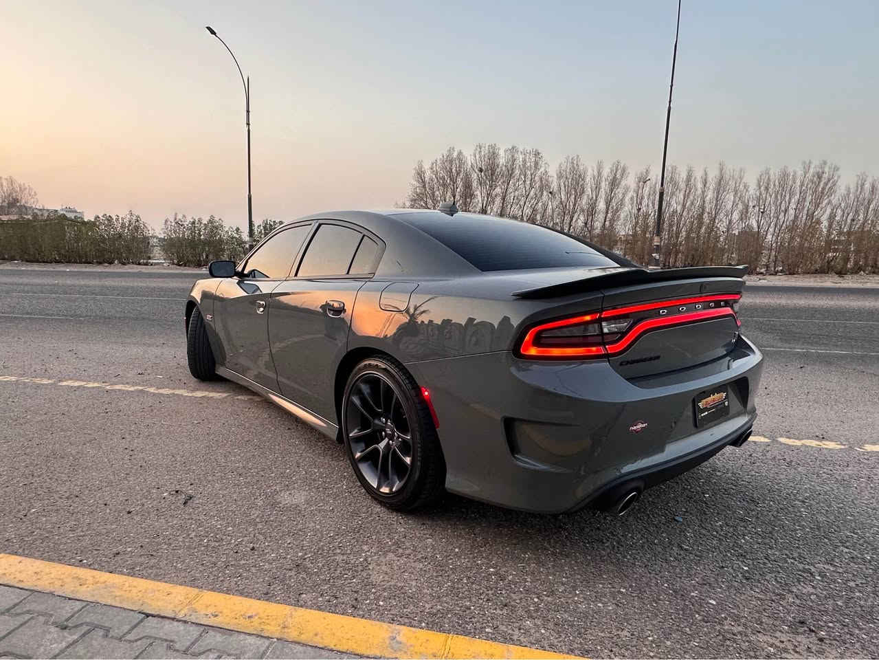 السلام عليكم 
جارجر Scat Pack 2023 الاصدار الاخير
ستوك V8 - 6400 The Last Call
عداد 30 الف ميل 
مواصفات نص فول :-
* رادار امامي
* حساسات خلفية
* هيتر مري و رادار جانبي و خلفي
* كشنات حضن سبورت مخمل
* مقاعد تدفئة و كهربائي 
* شفتات و Dashboard 
* نظام تشغيل 4 سليندر للاقتصاد 
* للتحكم الكامل باعدادات السيارة Page Performance
* تعتيم المراية الخلفيه
و باقي التفاصيل والمواصفات معروفة
حادث :- فقط بمقدمة البنيد بارد كلش قليل
حتى الراديتر و التبريد نفسها بلادي
حرة منفيس بأسمي تترقم جميع المحافظات حتى لو شمالي
‏2C3CDXGJ3PH653571
السعر :- 265$ و بيها مجال ان شاء الله 
متواجد اتصال و واتساب 
البصرة - مجمع الامل السكني 2
0️⃣7️⃣7️⃣0️⃣7️⃣0️⃣8️⃣9️⃣9️⃣🔟
*********** البصرة, العراق
