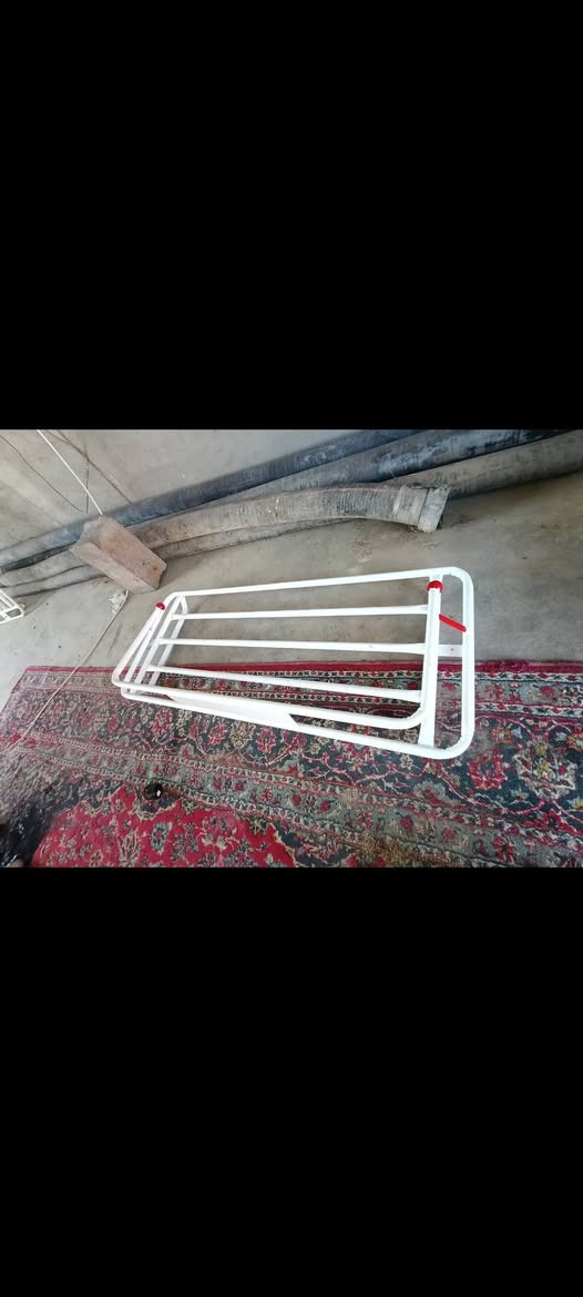 دەرگای کیای سایەق دەعامی بیش دەبل بۆری تانکی ١٢٠ لتری جەمجەی سەقف کامل بۆری *********** شوێن هەولیر
