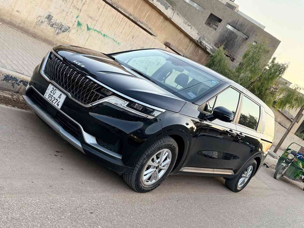 كيا كرنفال • مراوس • ناصية