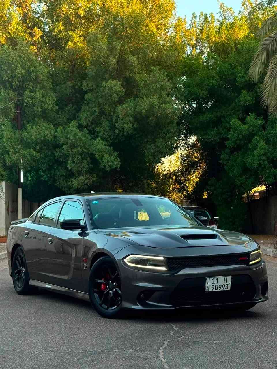 السلام عليكم 
من اقوى الصناعات الامريكيه 
جارجر 2016 سكات باك 
6.4 ليتر V8 HEMI (تنفس طبيعي)
يعني 485 حصان
كير رياضي من 8 سرعات (TorqueFlite)
خلال 4.3 إلى 4.5 ثانية تقريباً تسارع من 0-100 كم
نضام تعليق رياضي مخصص للحلبات
السياره بيه 3 قطع رش حادث امريكا
فول مواصفات عدا فتحت السقف
الكير والمحرك بلاديات ومامفتوحات 
وهاي من اهم الامور بالسيارات الرياضيه
السياره عليه تزويد واضافات بامريكا 
تتميز بنغمة V8 طربية وقوية بفضل نظام العادم الرياضي (Active Exhaust).
شاشه بحجم 8.4 لمس تدعم نضام Uconnect و CarPlay و Android و Performance Pages
شاشه عداد رقميه 7 انش 
رادار جانبي
حساسات خلفيه 
مري جانبيه قلابه 
كشنات خزن ميوري
داخل احمر بلادي
الكشنات تدفئه وتبريد
الستيرن تدفئه
الكشنات الاماميه كهرباء 
فول تحكم استيرن 
شفتات استيرن
اوامر صوتيه
علامة ال Scat Pack Bee على الكشنات والشباك الامامي 
نضام صوت Alpine ومضخمات من Subwoofer 
4 مكابح Brembo
نضام زنون عالي ناصي بلادي
سقف روز رايز
السياره جاهزه كير ومحرك وحداديه وتبريد 
وتخم تاير واي نقص مابيه 
#ولا_اي_مسج_بشاشة_الاعطال 
وبيه تفاصيل واضافات هواي 
السعر 155 وبيه مجال 
عنواني بغداد
متواجد واتساب ***********
