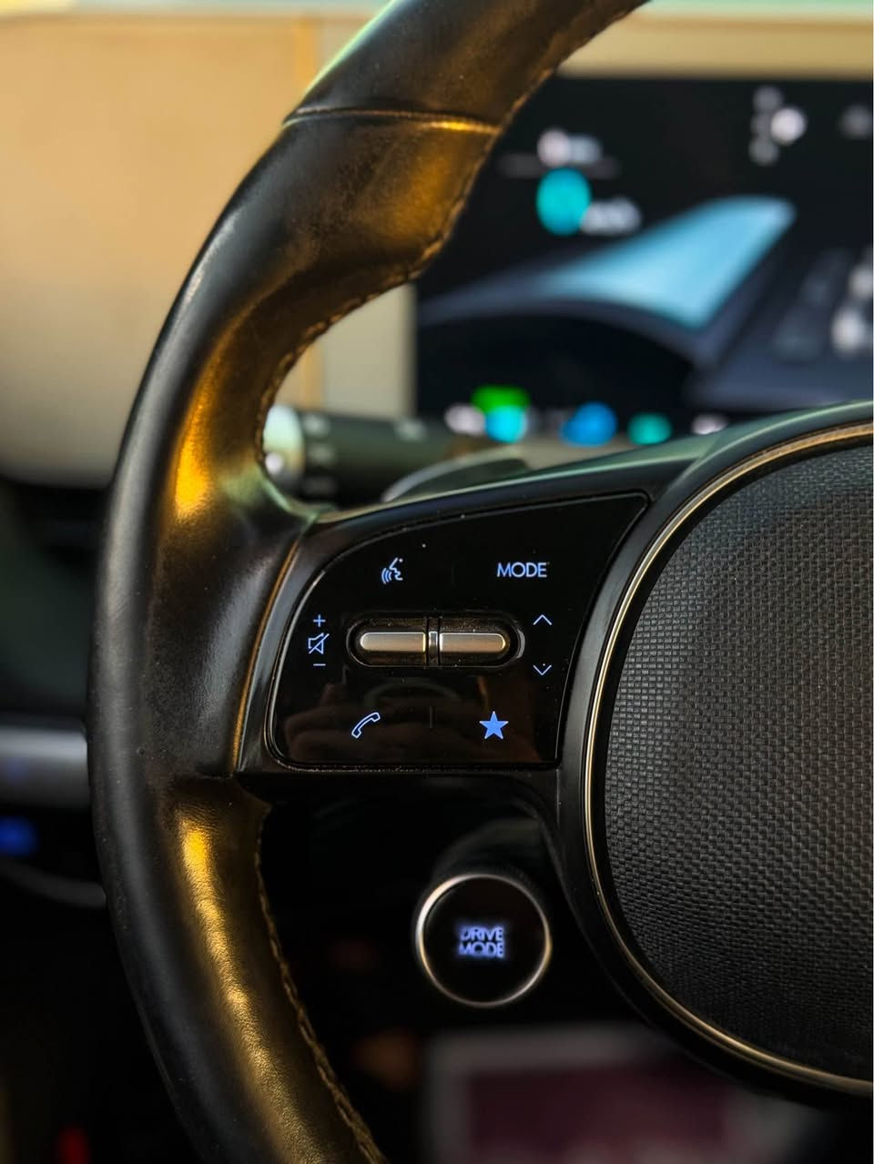 للبيع أو المراوس 🚗

هيونداي ايونيك 5 موديل 2023
كهربائية بالكامل ⚡

🛣️ الممشى: 45 ألف كم فقط
🎨 اللون: أخضر زيتوني (متغيّر)

📸 صور الحادث موجودة بالمنشور للأمانة

💰 السعر: 225 ورقة (قابل للتفاوض بحدود المعقول)

للجادين فقط، التواصل على الأرقام:
📞 ***********
📞 ***********
مكاني بابل المحاويل, بابل
