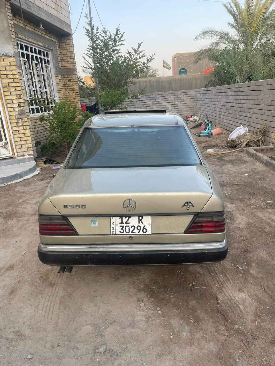 سلام عليكم دب للبيع مديل 1991 سياره كفاله من خياس وكص ونقل وضربه سياره عله البلاد مكينه خراطيم قبق اسود 
بسمي تحويل سنويه لل2031 هزه جديده كير مكينه حداده تايرات تبريد كله كفاله مكاني بصره قضاء المدينه ***********  قواعد بلاد  سياره جديده حيل
