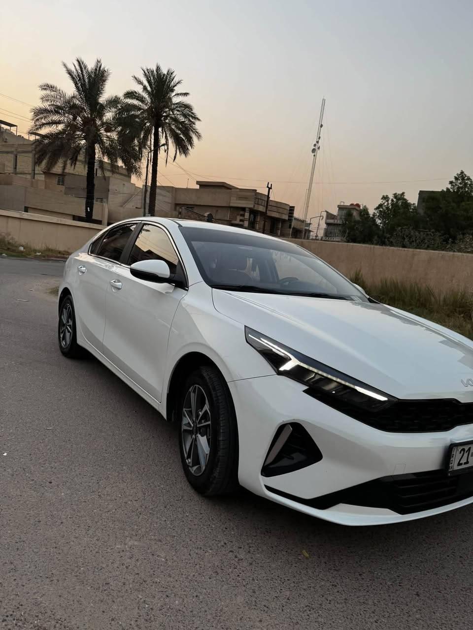 سلام عليكم للبيع k3 خليجي
كفاله عامه من الضربه والصبغ والبارد 
السياره ع وضع الشركه 
فول مواصفات 
ماشيه 44 
كير مكينه كفاله 1500cc
رقم سليمانيه بأسمي
مكاني بغداد 
رقم ***********
السعر 133
