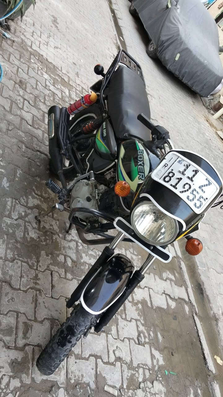 بوكسر 2020 دراجه مرقم مابيها اي نقص كهربائيات كلها شغاله السنويه باسمي تحويل ثاني يوم ...الدراجه بيها تبخير السعر1400وبيها مجال بسيط 

للتواصل***********
