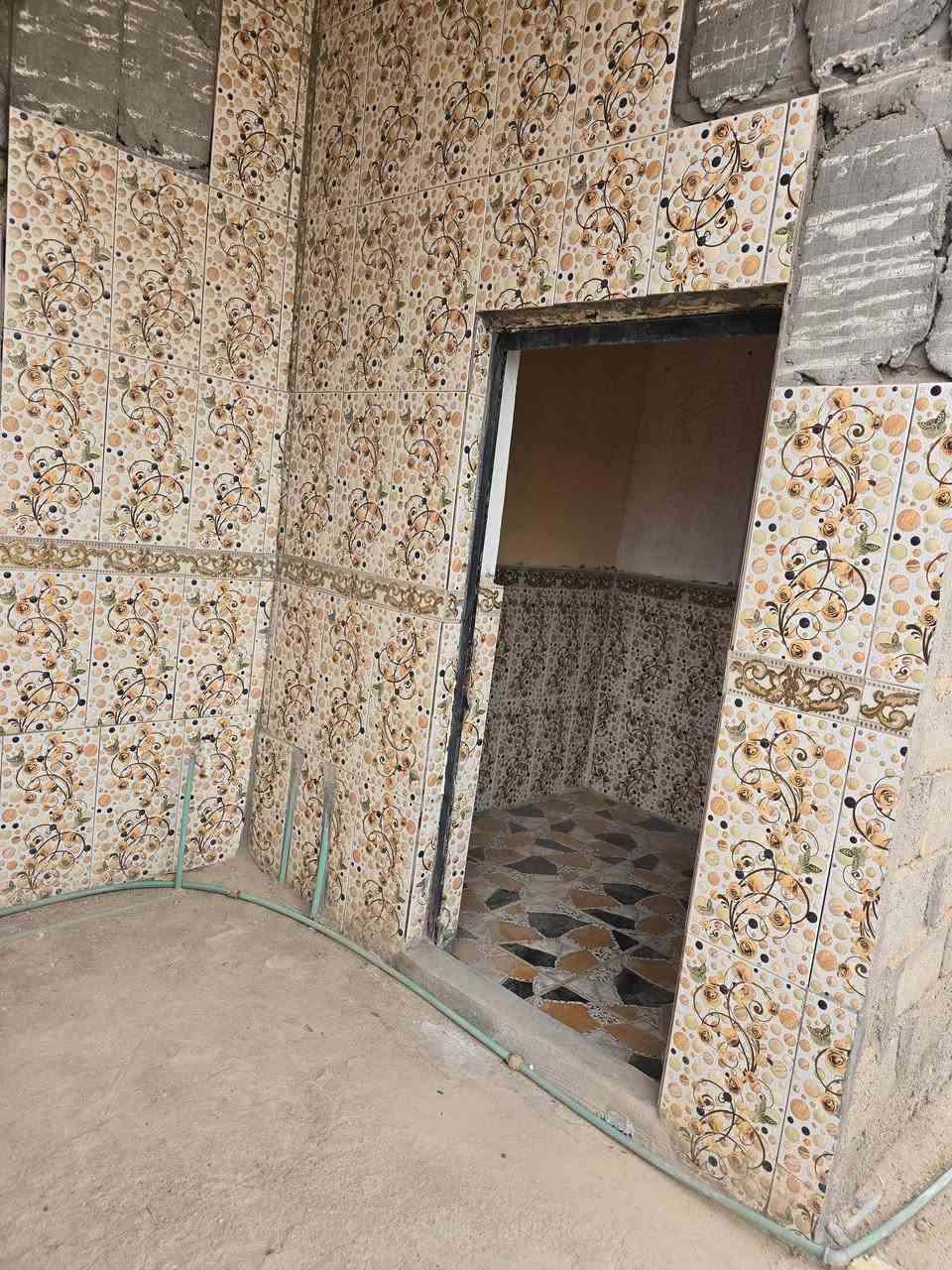 السلام عليكم بيت البيع ٢٠٠ زراعي بل دفاس رقم الهاتف ‎***********

