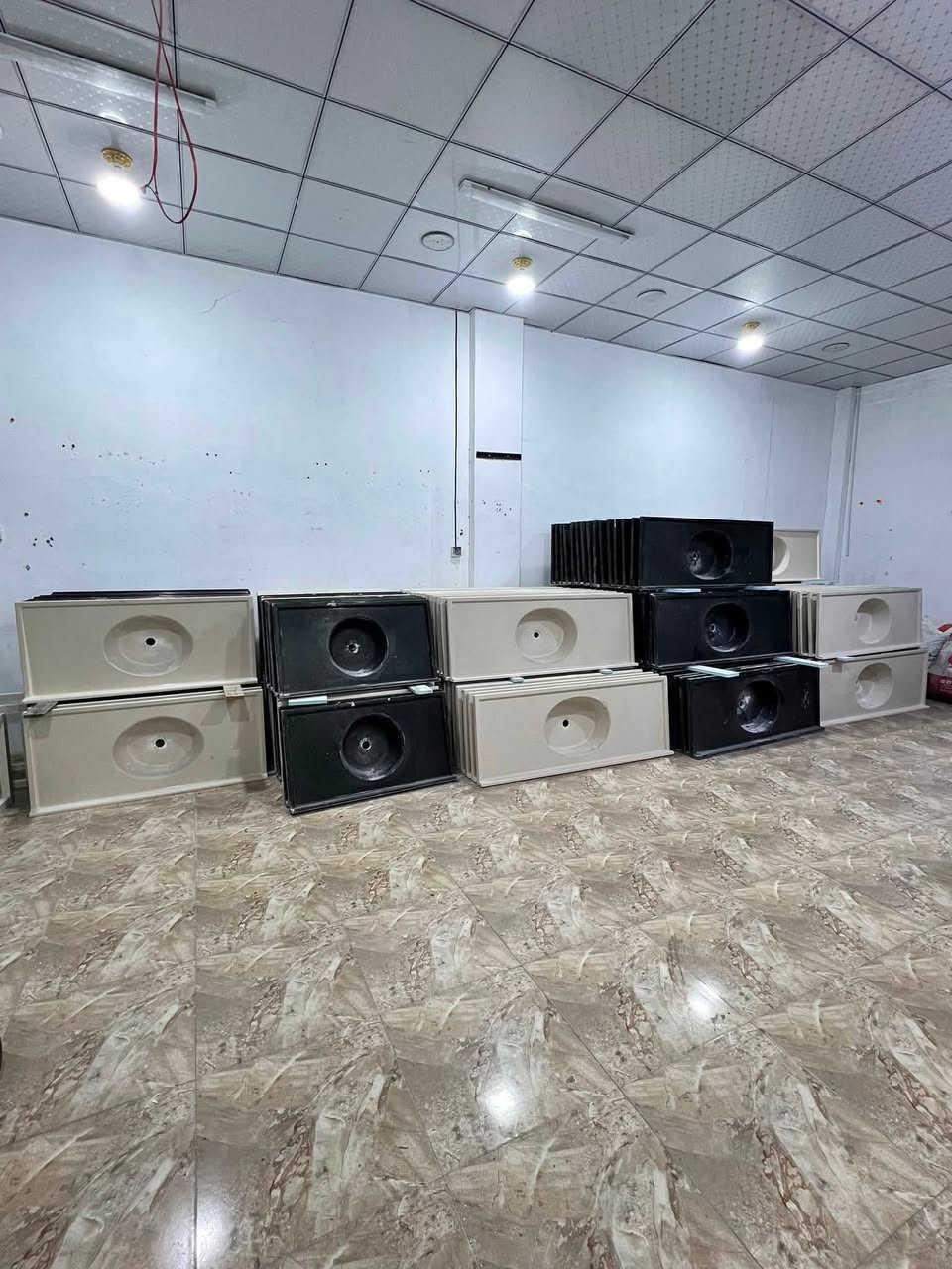 35الف المتر ونص. 30 الف متر وعشرين 25 الف المتر.      عنوان الرمادي تاميم 8شباط ***********
