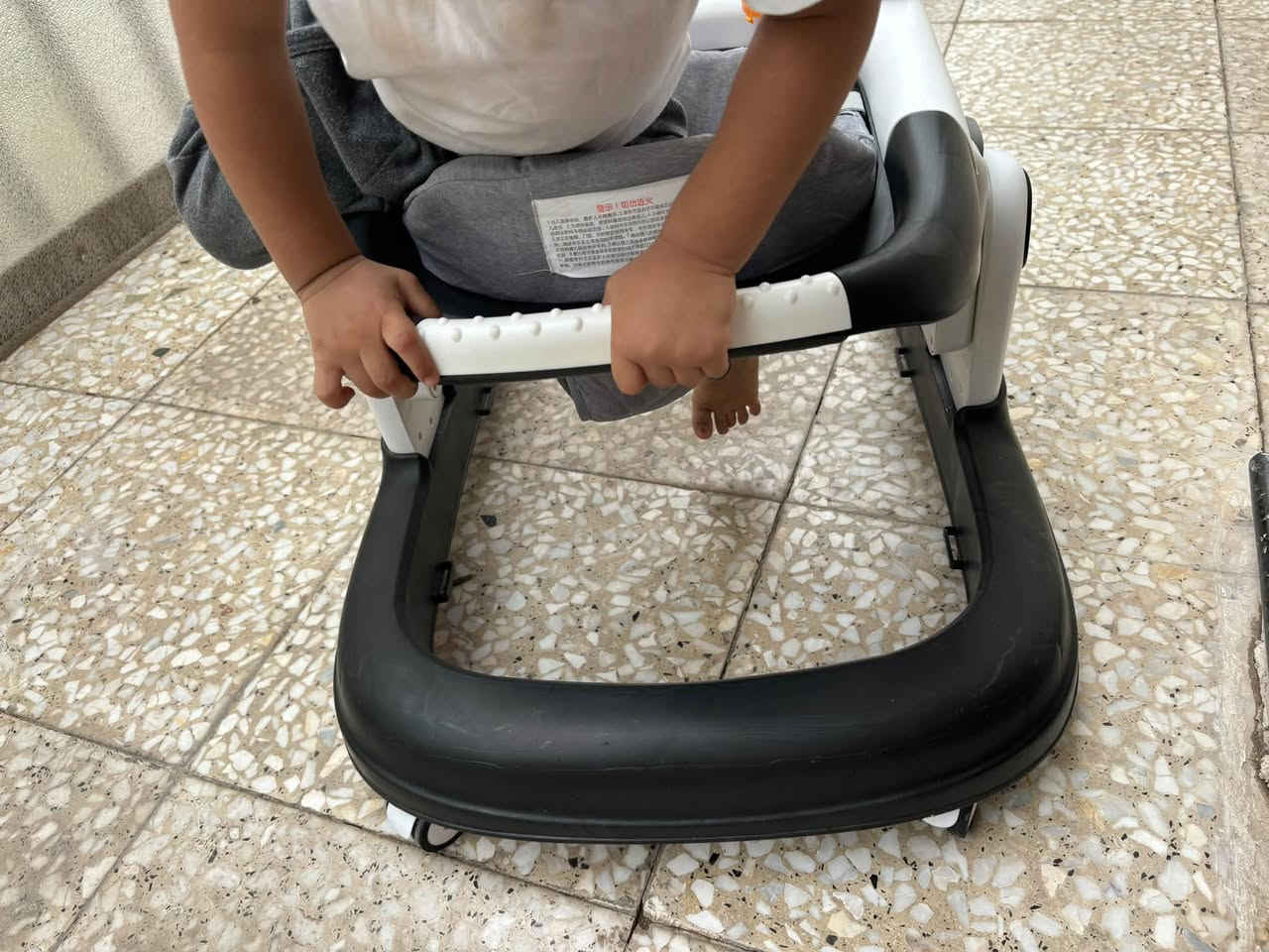 مرجوحه • مستعملة • محل موبايلات