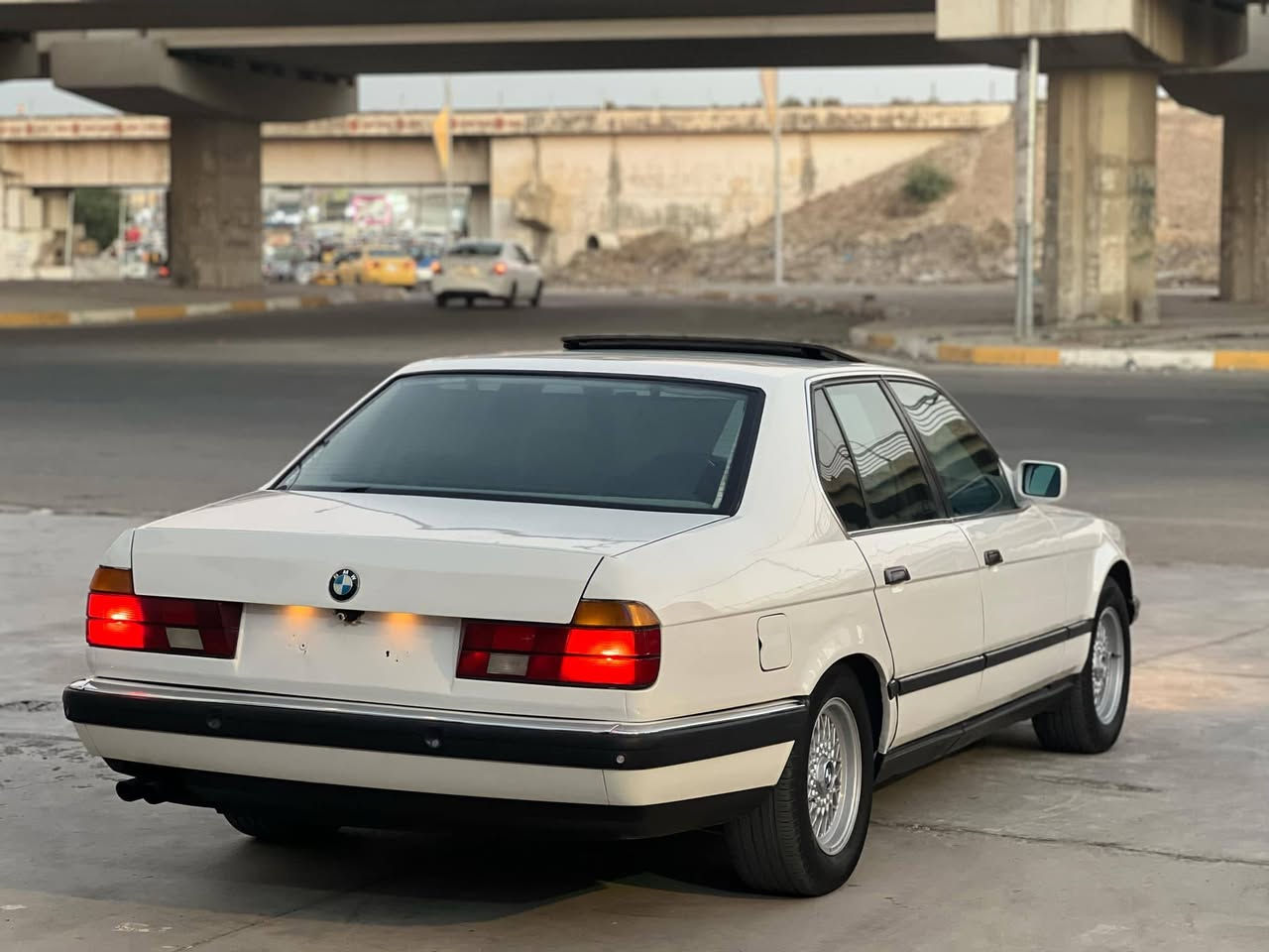 Bmw 730i 
مكينه مسكر دبل فانوس 
خير من الله مكفوله مكينه وكير  نصبه تخبل 
فتحه سلايد تبريد فول
حداديه نضيفه
غرفتهه ٨٠% يرادلهه ترتيب 
سعره ٧٥ ورقه وبيهه مجال 
سبب البيع اريد ٨ سلندر بنضافتهه 
مكاني ديوانية
***********

