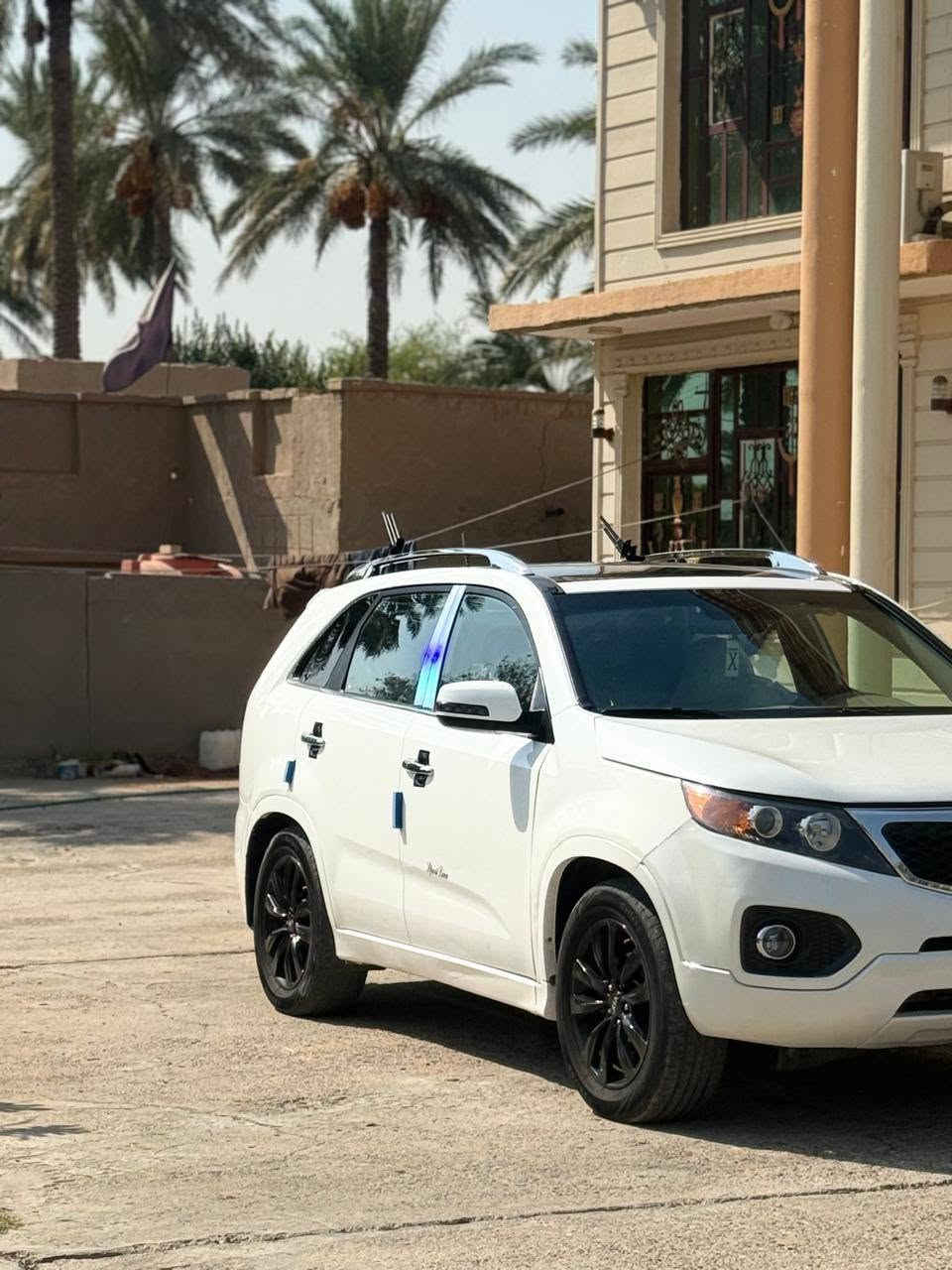 السلام عليكم
سورنتو موديل 13للبيع 
وارد امريكي حادثه بنيد وجاملغ امامي 
فول مواصفات للاخير 
محرك 6سلندر 
بنراما 
بصمه تشغيل 
كشنات جلد هيتر 
كشنات كهرباء 
شاشه كأمره 
حساس خلفي 
لد امامي 
بصمة ابواب 
ترحيب جانبي 
تبريد ثلج 3قطع 
السياره جاهزه مال جناي 
رقم بغداد شرط التحويل 
السعر 125 وبيه مجال 
مكان السياره بابل—المسيب 
***********
السونار مرفق بالمنشور-غير متواجد على الفيس

