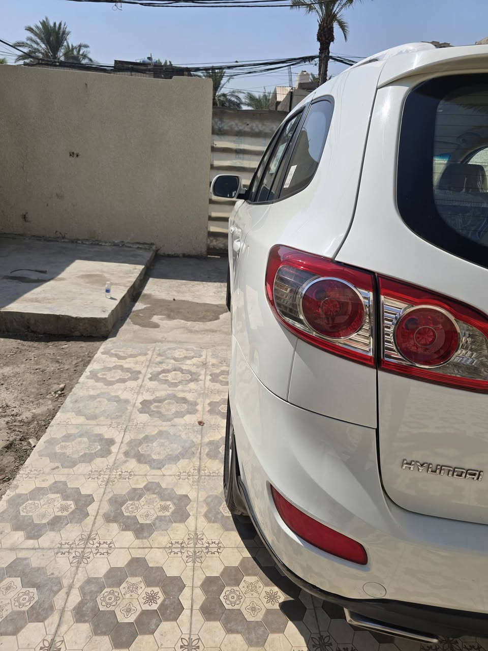 موديل ١٢ خليجي   بغداد
ماشيه ٧٢ الف  مكفوله 
فقط وراجس 
والكير مسويله ادامه  بالشركة
اي اشكال بالمحرك او الكير
اني مسؤل
السعر ١٦٥  وشكرا
***********

