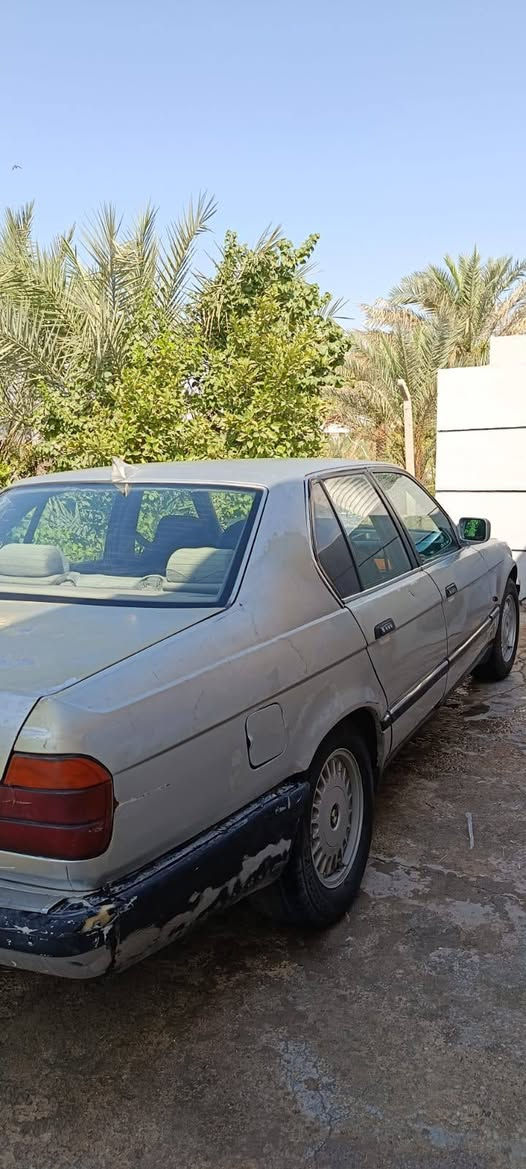 سلام عليكم من رخصت الادمن سياره Bmw735 محرك 6سلندر كير عادي محرك نظيف حداديه نظيفه تبريد شغال سنويه 2030 تحويل مباشر بسمي رقم انكليزي كربلاء تخم تاير جديد السعر 30ورقه العنوان  كربلاء رقم الهاتف ***********
