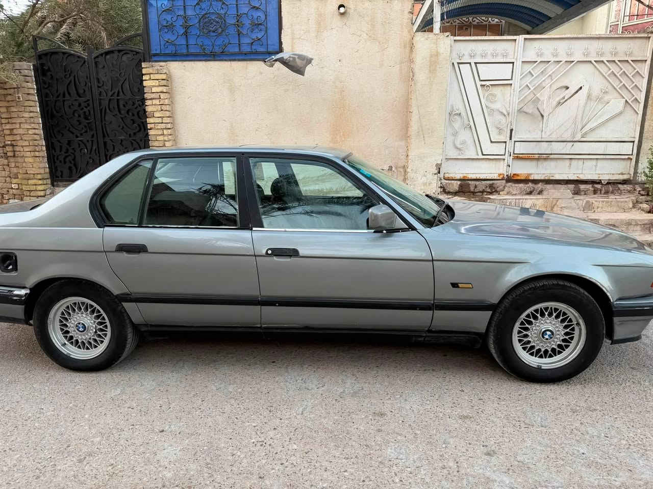 سلام عليكم 
بي ام 730i
موديل 89
سياره مصبوغه عام 
مكينه و كير مكفول
كهربائيات ول تبريد بلاد 
حداديه 50/100
رقم بغداد خصوصي 
عنوان ميسان حي شهداء قرب مكتب الغاز 
سعر 43 بي مجاد 
رقم ***********
