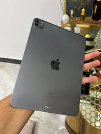 ايباد ١١ معالج m1 بطاريه ٨٨ نضافه ٩٩٪؜ مابي لا خدش بالضهر ولا طبع بالش...