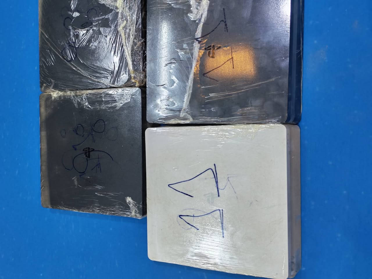 السلام عليكم عندي بلي فور العدد5 مهكرات نضام 9 العدد 3 النضام 11 العدد2 باله شرط نضافه مامفتوحات كامل ملحقات سعر الاواحد 340 اوبي مجال بسيط  نضافه فول الشراي يجي خاص العنون النجف حي المكرمه استفسار خاص اوتصال الارقم ***********
