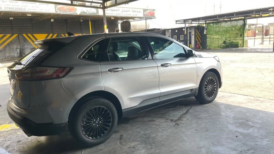 :
🚨 للبيع مستعجل | Ford Edge 2022 🚨

🔥 فورد إيدج موديل 2022

▫️ اللون: فضي

▫️ الممشى: 80,000 كم وقابل للزيادة

▫️ المحرك: 2.0L EcoBoost تيربو

▫️ ناقل حركة: أوتوماتيك 8 سرعات

▫️ نظام الدفع: دفع رباعي AWD

▫️ مقاعد جلدية مع تحكم كهربائي

▫️ شاشة SYNC وبلوتوث

▫️ كاميرا خلفية وحساسات

▫️ إضاءة LED

▫️ مثبت سرعة ومواصفات أمان متعددة

▫️ السيارة بحالة جيدة وجاهزة للاستخدام

⚠️ ملاحظات الضرر – 4 قطع:

باب أمامي + باب خلفي + جمالغ خلفي (صدام خلفي) + باب الجنطة.

📍 المعاينة: الأنبار – الرمادي

📞 للتواصل: ***********

💰 السعر عند الاتصال

🔥 البيع مستعجل – للجادين فقط

نص مكتوب في الصور:
- للبيع مستعجل Ford EDGE 2022 سيارة عائلية مريحة وموثوقة مواصفات مميزة حالة جيدة الموديل 2022 عداد الكيلومترات 80,000 كم وقابل للزيادة المحرك 2.0L EcoBoost تيربو ناقل الحركة أوتوماتيك 8 سرعات نظام الدفع دفع رباعي AWD مساعد البقاء في المسار مثبت سرعة إضاءة LED أمامية كاميرا خلفية وحساسات مقود متعدد الوظائف شاشة لمس نظام مع SYNC مكيف هواء قوي ثنائي المناطق مقاعد جلد بتحكم كهربائي ملاحظات الضرر الضرر 4 قطع: باب أمامي باب خلفي جمالغ خلفي (صدام خلفي) باب الجنطة (الباب الخلفي) السيارة شغالة وبحالة جيدة ولا يوجد تأثير على الشاصي للتواصل *********** المعاينة الأنبار - الرمادي
- 077617