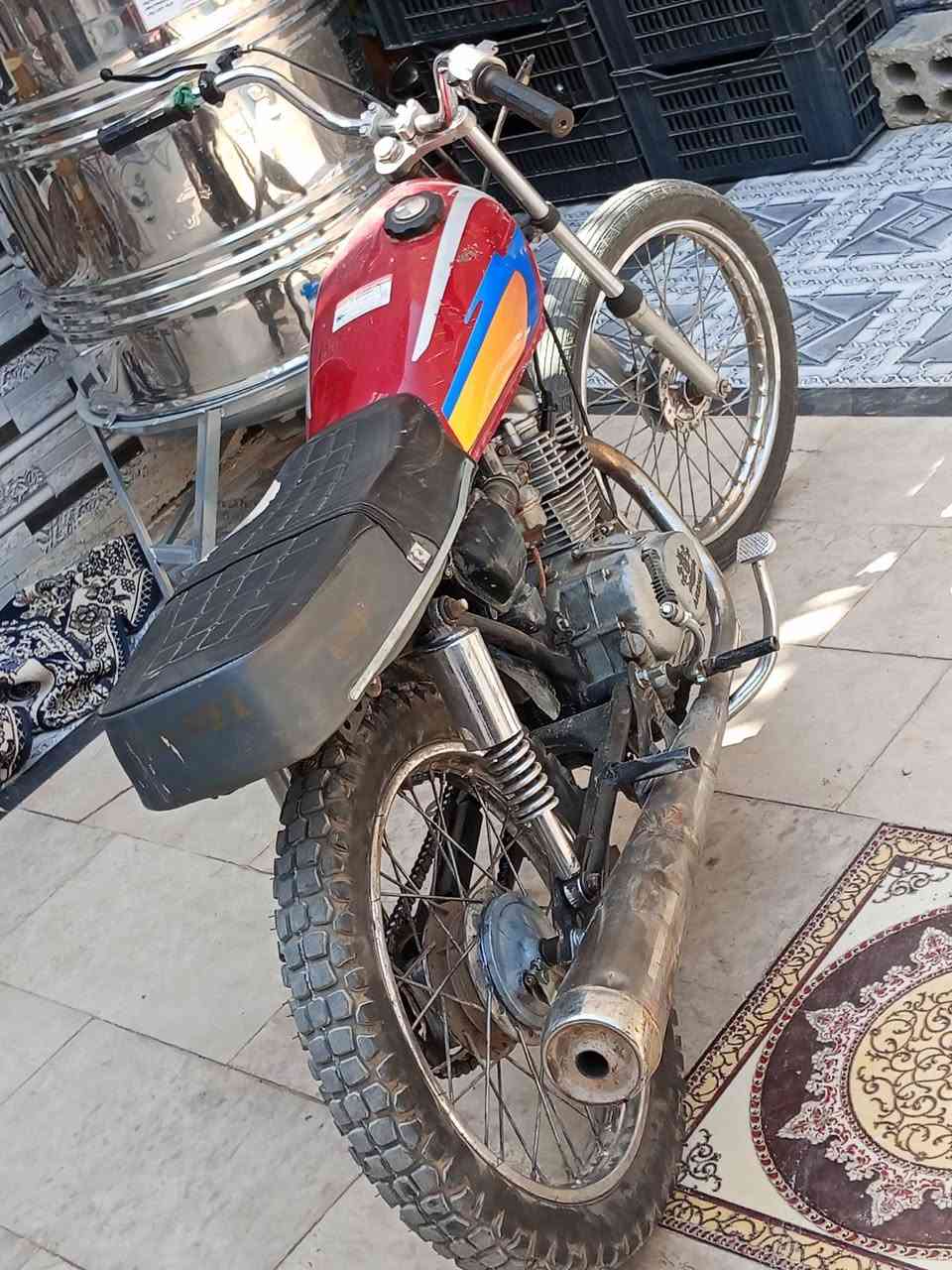 سلام عليكم   هايه الدراجه للبيع سعره 250وبيه مجال مكاني ديوانيه دغاره وهاذه رقمي ***********
