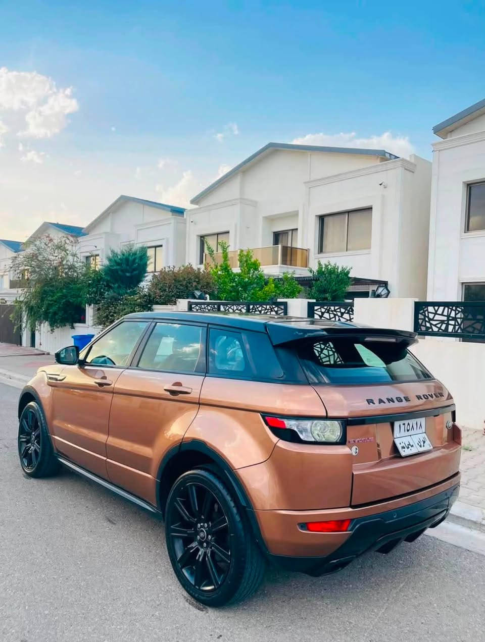 Range Rover Evoque
👑 رانج روفر إيفوك 2014 | RANGE ROVER EVOQUE

🔥 بحالة الوكالة - ممشى حقيقي قليل جداً 55,000 كم فقط!

📍 الموقع: أربيل (هەولێر).

🏷️ اللوحة: السليمانية (ڕەقەم سلێمانی).).

📄 السنوية والتحويل: بشرط التحويل والتحويل مباشرة بالاسم (الرقم والسنوية منتهية الصلاحية).

✨ حالة السيارة والفحص (بشرط الفحص):

🛡️ البودي: دعامية إلى دعامية بشرط الفحص (دەعامی بۆ دەعامی بەشەرت).

📄 التقرير: كلين تايتل (Clean Title)، سيارة خليجية وكالة أربيل (سفری هەولێرە).

⚙️ المحرك: 2.0 Turbo.

💎 المواصفات العالية (Full Options):

التصميم الخارجي: بلانك إيدیشن (Black Edition) | لونين (دوو ڕەنگ) | سقف بانوراما زجاج بالكامل.

الإضاءة: لايتات LED مع عدسات هيدروليك.

الأنظمة الذكية: رادار وتحديد مسار (خەتی جادە) | حساسات أمامية وخلفية مع كاميرا.

المقصورة والداخلية: داخلية لون قيسي مميز | كراسي كهرباء مع ذاكرة خزن وهيتير (تدفئة) | مرايا جانبية كهربائية ومراية داخلية أوتو.

التحكم والقيادة: تحكم ستيرن (ڤۆڵیۆم) | كير شفت (شفتات خلف المقود) | كير سبورت | 4 مودات قيادة مختلفة | بريك بصمة (هاند بريك إلكتروني).

🎵 النظام الصوتي: نظام صوتي فاخر جداً من شركة Meridian Sound System.
14300$💵

📞 للتواصل والاستفسار المباشر:

☎️ رقم الهاتف: [***********]
